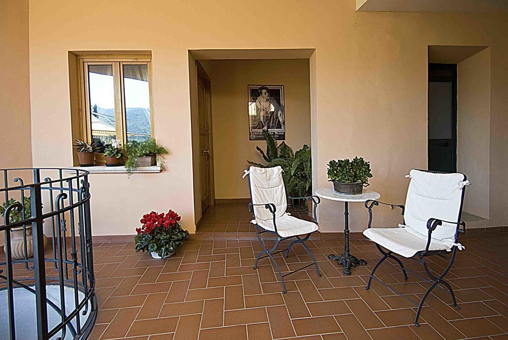 ספולטו Albergo Villa Cristina מראה חיצוני תמונה