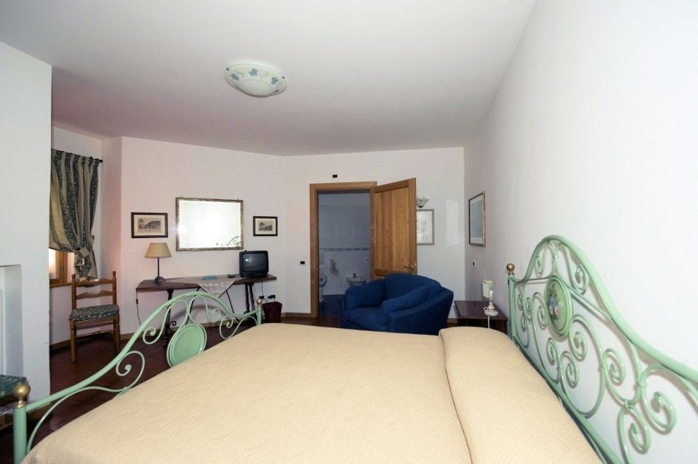 ספולטו Albergo Villa Cristina מראה חיצוני תמונה